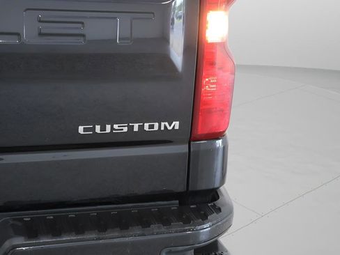 Used 2023 Chevrolet Silverado 1500 Custom AWD/4WD image 31
