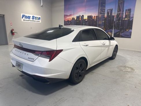 Used 2023 Hyundai Elantra Blue w/ Preferred Accessory Package image 5