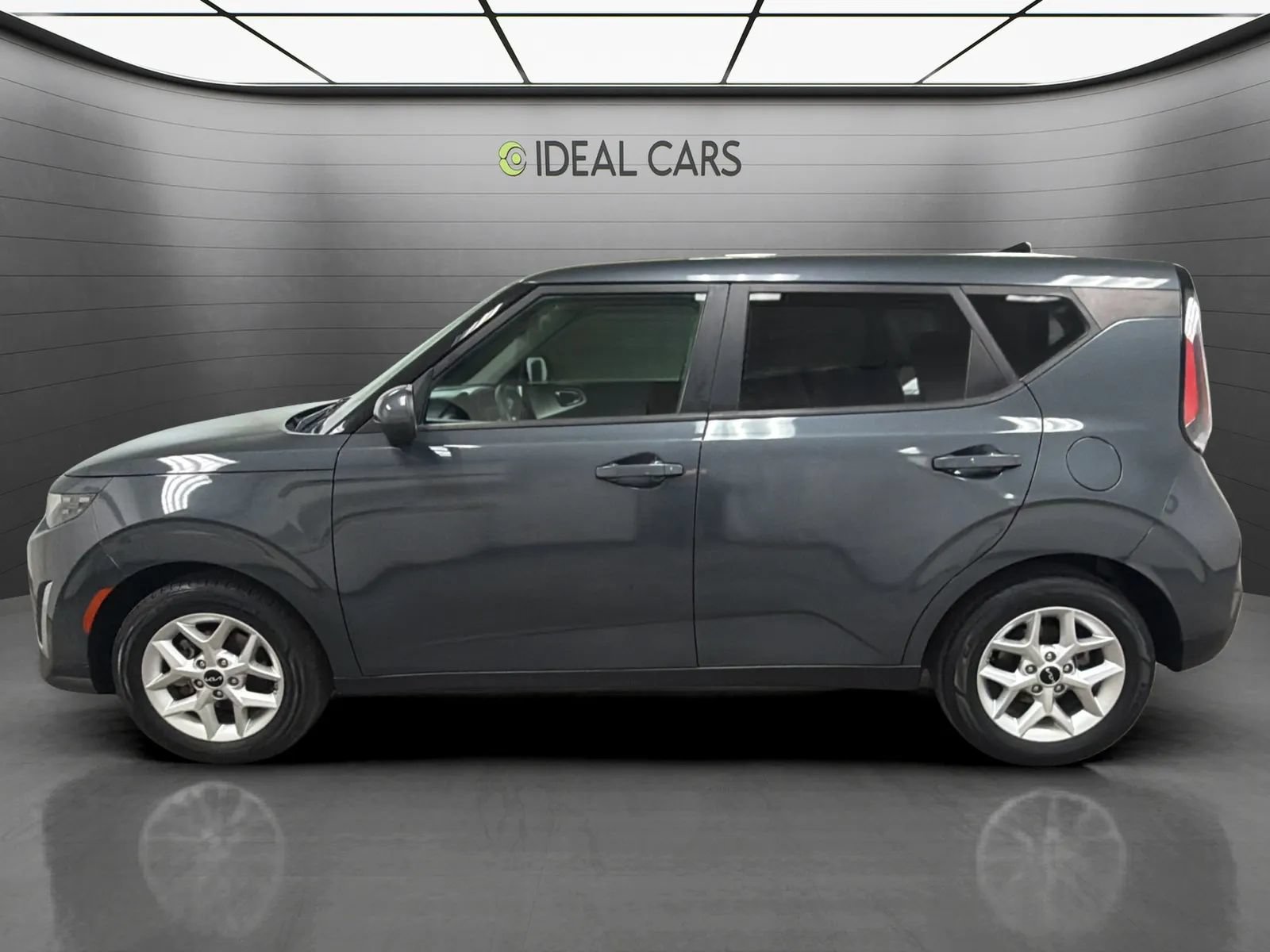 Used 2023 Kia Soul LX w/ Option Group 015 FWD image 8