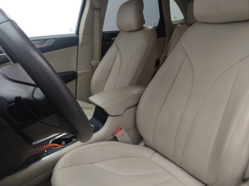 Used 2019 Lincoln MKC Premiere FWD image 17