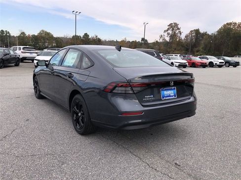 New 2025 Honda Accord SE image 4