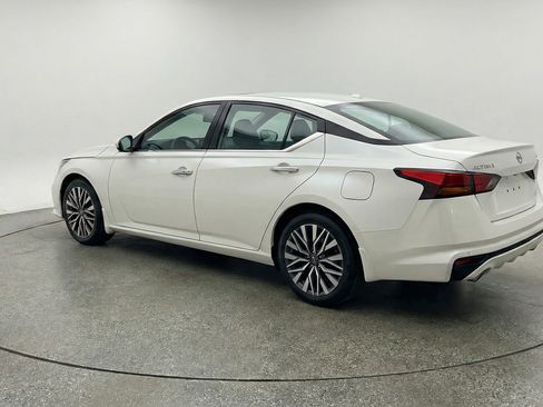 Used 2025 Nissan Altima 2.5 SV image 6