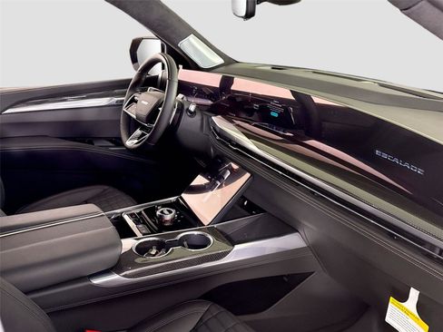 Used 2026 Cadillac Escalade V w/ LPO, ONYX Package image 36