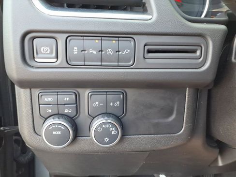 Used 2021 Chevrolet Tahoe LT AWD/4WD image 17