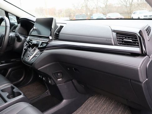 Certified 2025 Honda Odyssey Elite image 9