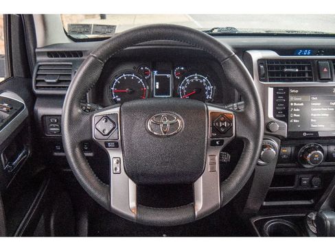 Used 2022 Toyota 4Runner SR5 Premium w/ Moonroof Package AWD/4WD image 22