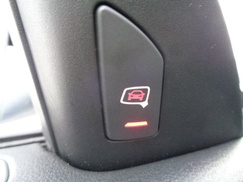 Used 2016 Audi S8 Plus w/ Driver Assistance Package image 39