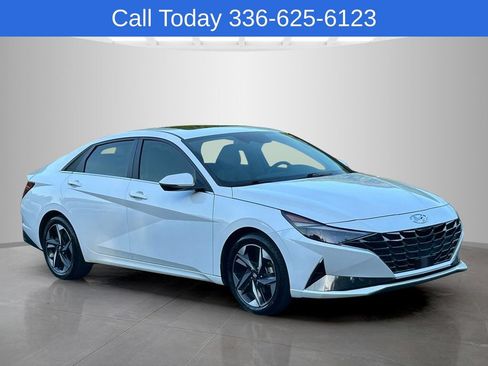 Used 2022 Hyundai Elantra Limited FWD image 7