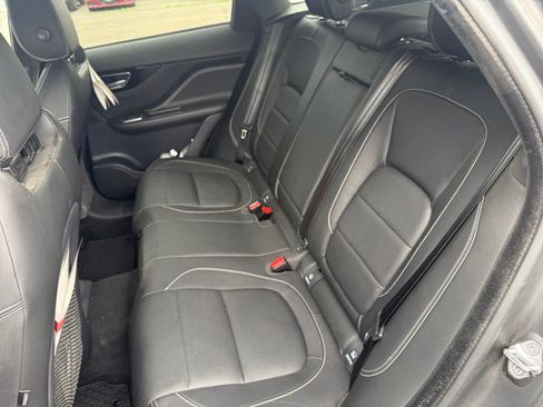 Used 2019 Jaguar F-PACE R-Sport AWD/4WD image 17