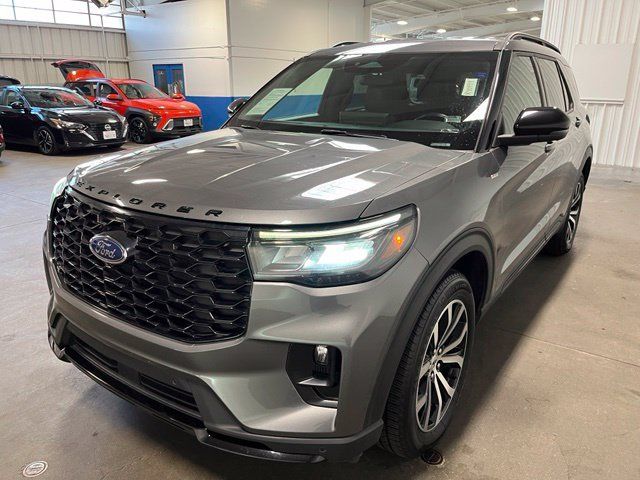 Used 2025 Ford Explorer ST-Line AWD/4WD image 7