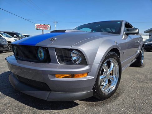Used 2006 Ford Mustang GT Premium RWD image 4