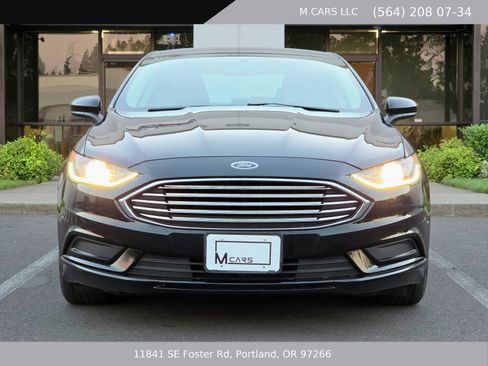 Used 2017 Ford Fusion SE w/ Fusion SE Technology Package FWD image 3