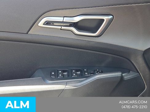 Used 2025 Kia Sportage LX FWD image 26