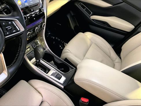 Used 2019 Subaru Ascent Limited AWD/4WD image 17