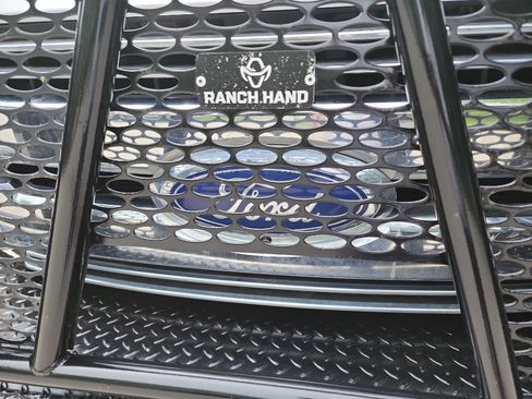 Used 2017 Ford F250 Lariat w/ Lariat Ultimate Package AWD/4WD image 3