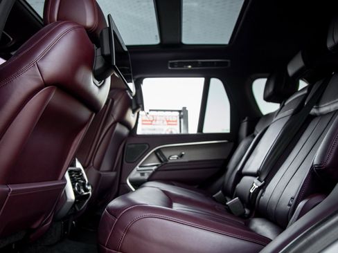 Used 2023 Land Rover Range Rover Autobiography image 32