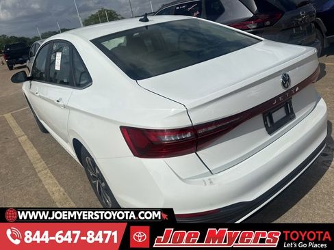 Used 2025 Volkswagen Jetta S image 4