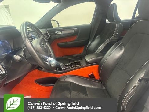 Used 2021 Volvo XC40 T5 R-Design w/ Protection Package Premier image 22