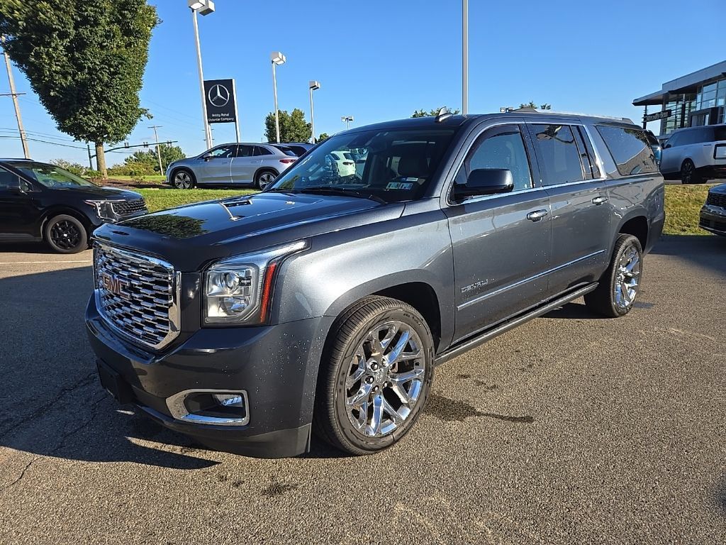 Used 2020 GMC Yukon XL Denali w/ Denali Premium Package AWD/4WD image 9