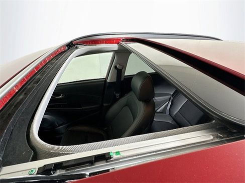 Used 2021 Hyundai Kona Limited image 14