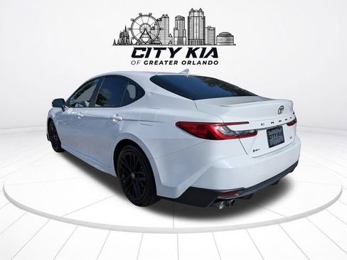 Used 2025 Toyota Camry SE FWD image 4