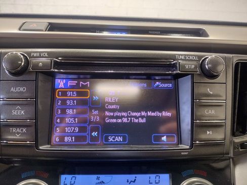 Used 2013 Toyota RAV4 Limited AWD/4WD image 32