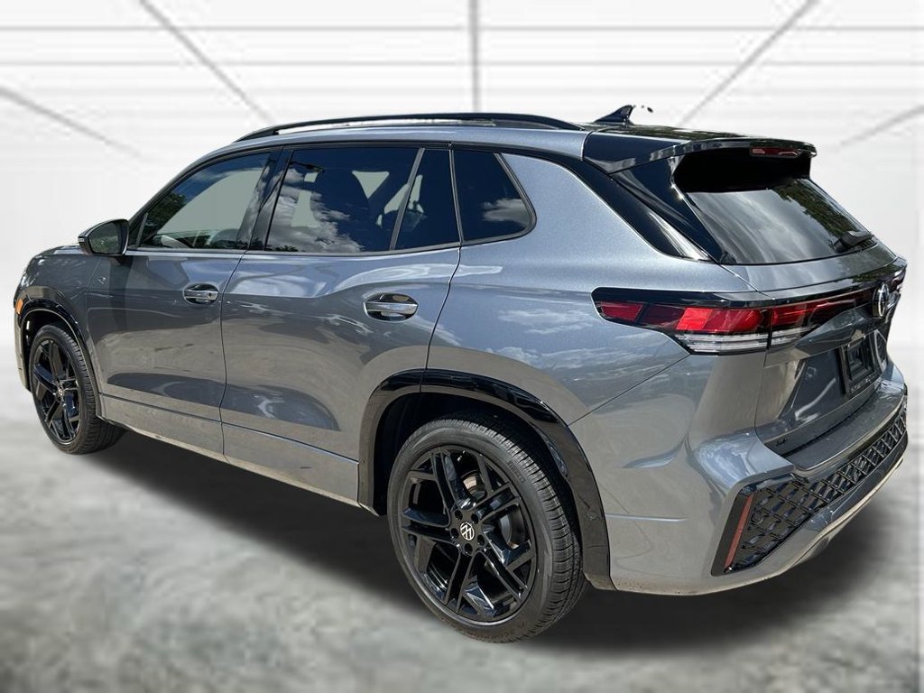 New 2026 Volkswagen Tiguan SE R-Line FWD image 4