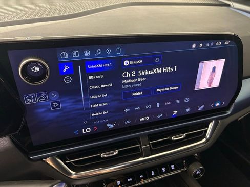 New 2026 Chevrolet Equinox EV LT FWD image 30