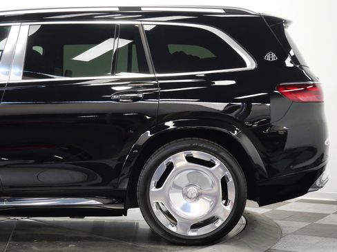 Used 2025 Mercedes-Benz Maybach GLS 600 4MATIC image 53