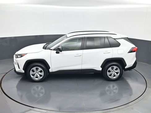 Used 2020 Toyota RAV4 LE FWD image 20