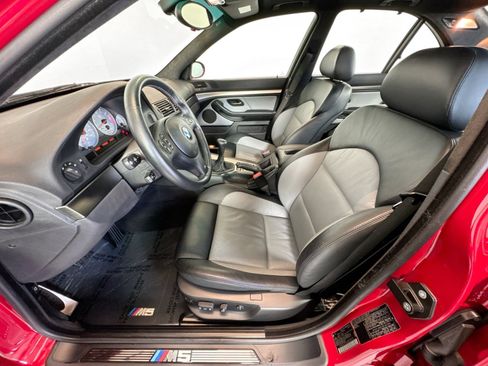 Used 2002 BMW M5 image 5