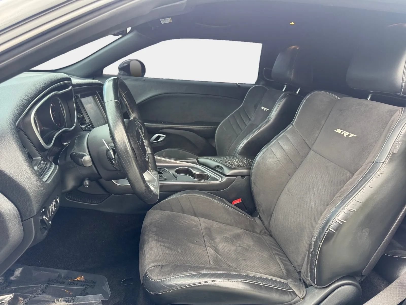Used 2016 Dodge Challenger SRT w/ Technology Group RWD image 9