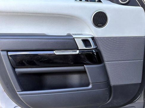 Used 2020 Land Rover Range Rover Sport SVR image 16