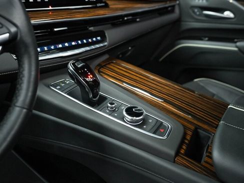 Used 2023 Cadillac Escalade Premium Luxury w/ Performance Package AWD/4WD image 33
