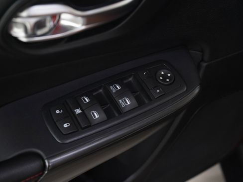 Used 2016 Jeep Cherokee Trailhawk w/ Comfort/Convenience Group image 20