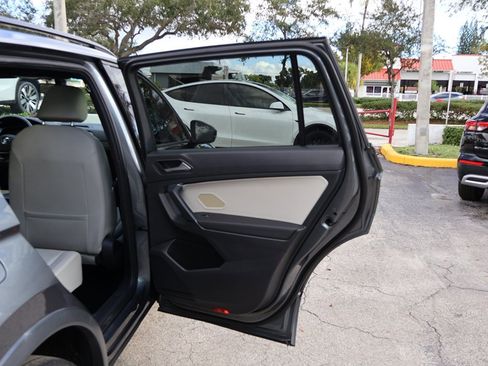 Used 2019 Volkswagen Tiguan SEL Premium R-Line image 30