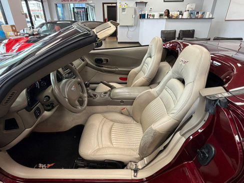 Used 2003 Chevrolet Corvette Convertible w/ Preferred Equipment Group1 RWD image 32