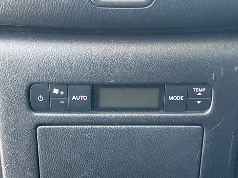 Used 2023 Nissan Armada SL w/ Captain's Chairs Package image 26