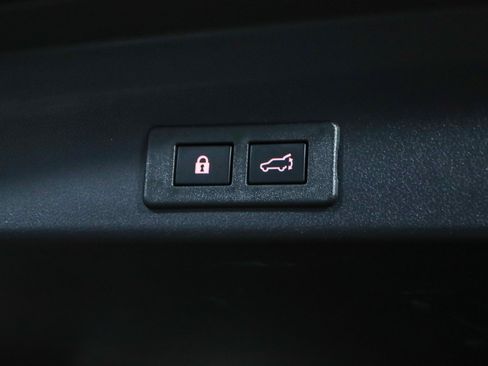 Used 2022 Subaru Ascent Limited AWD/4WD image 30