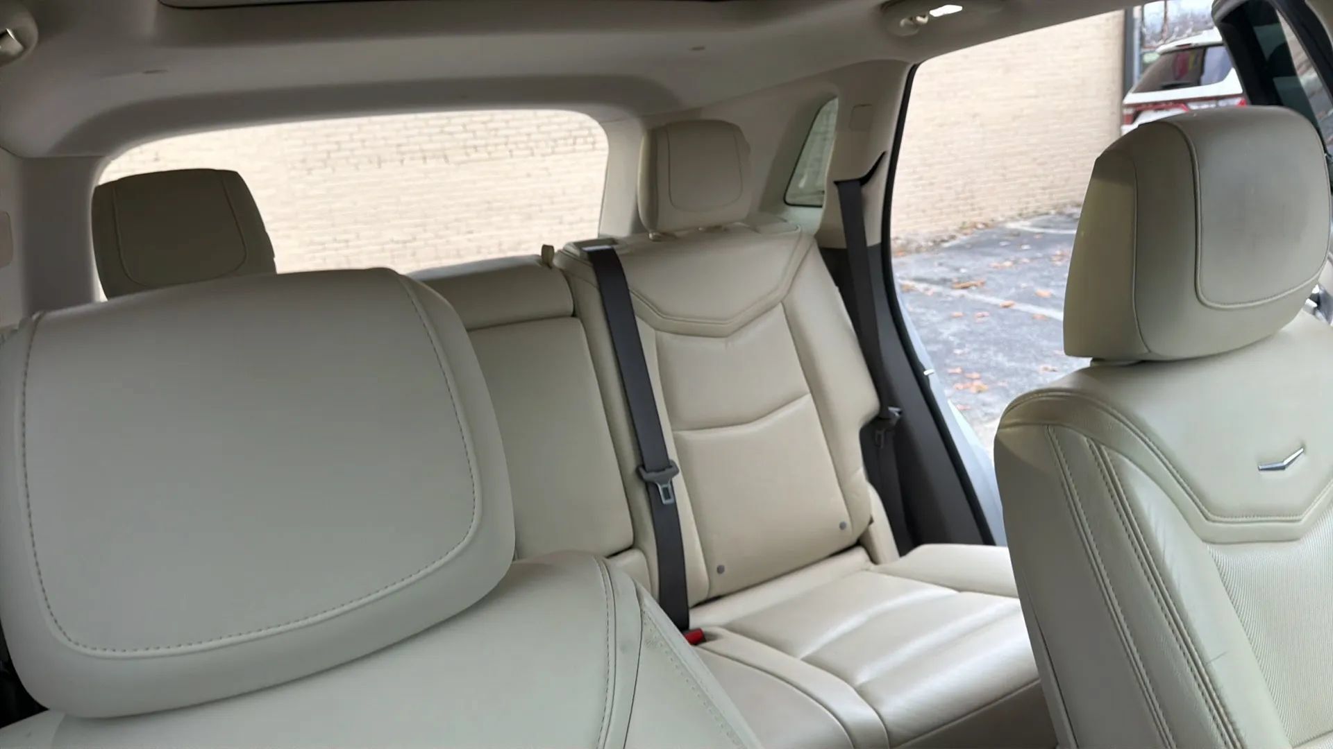 Used 2017 Cadillac XT5 Premium Luxury FWD image 36