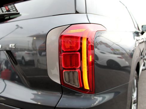 Used 2020 Hyundai Palisade SEL w/ Premium Package image 7