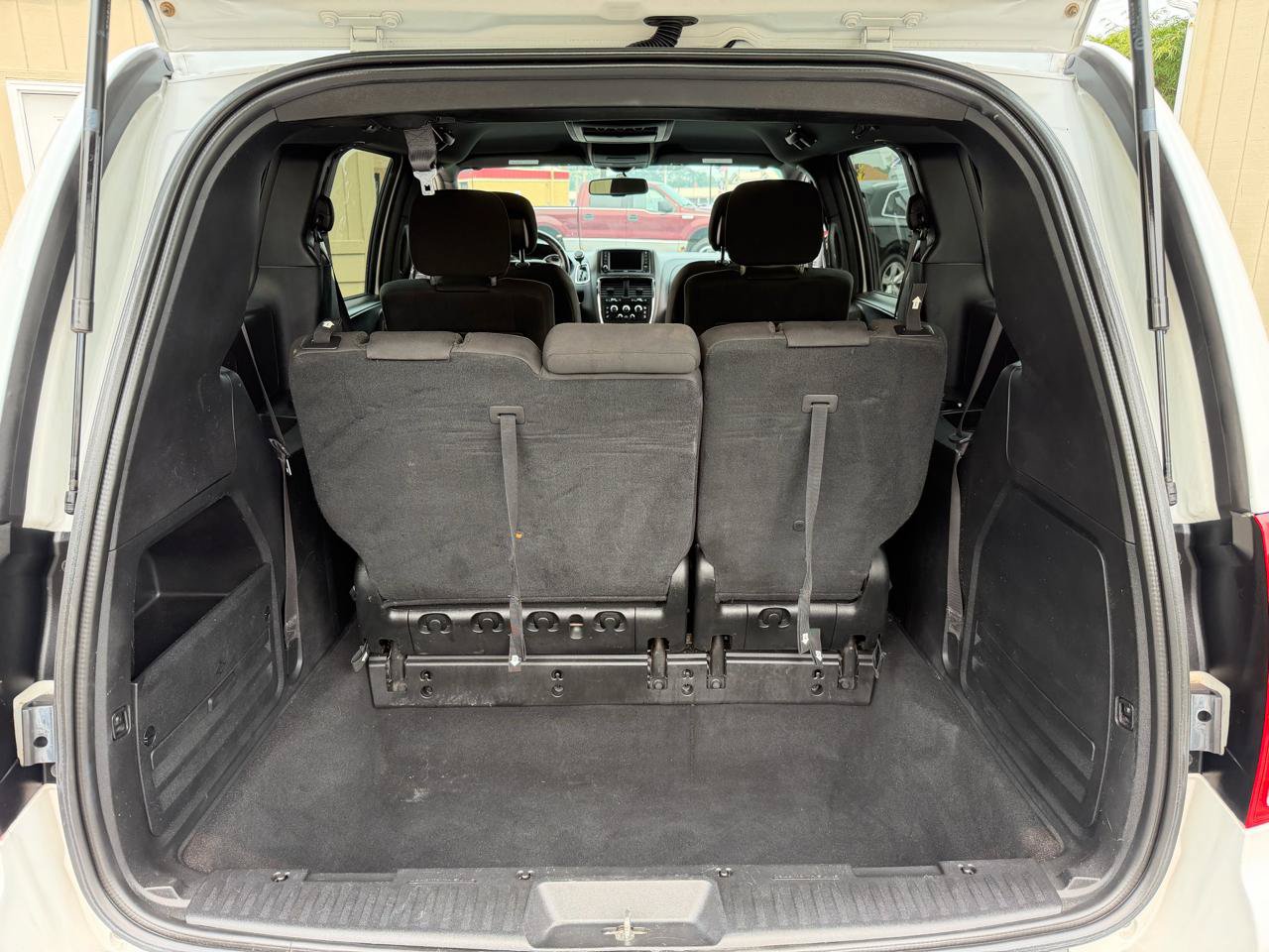 Used 2017 Dodge Grand Caravan SE FWD image 13