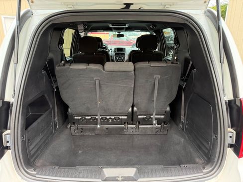 Used 2017 Dodge Grand Caravan SE FWD image 13