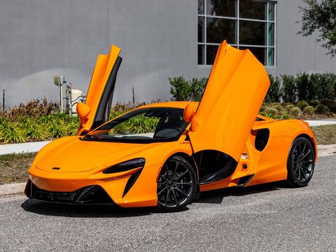 New 2026 McLaren Artura RWD image 28