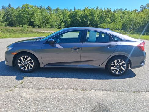 Used 2017 Honda Civic EX image 8