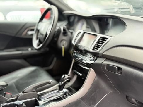 Used 2017 Honda Accord Sport Special Edition image 12