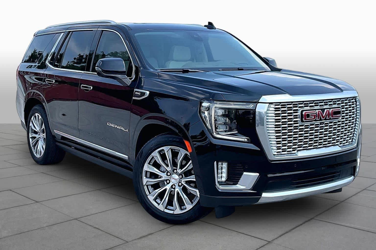 Used 2021 GMC Yukon Denali w/ Denali Ultimate Package AWD/4WD image 3