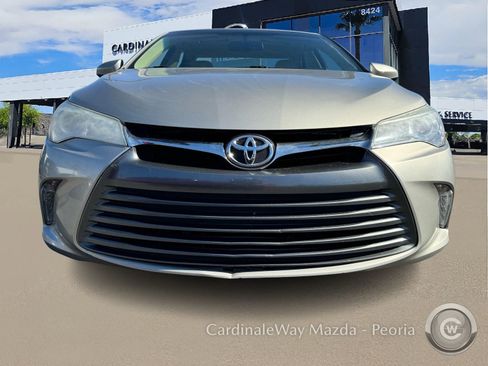 Used 2017 Toyota Camry XLE image 6