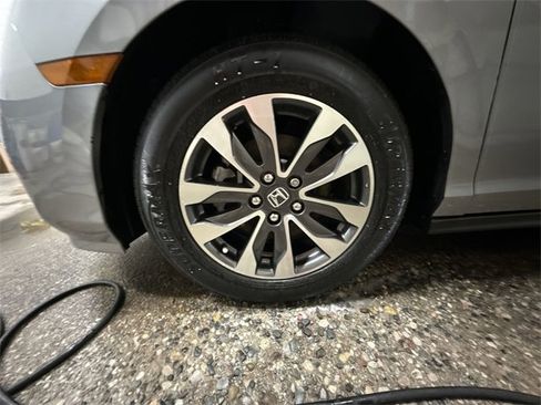 Used 2023 Honda Odyssey EX-L image 10