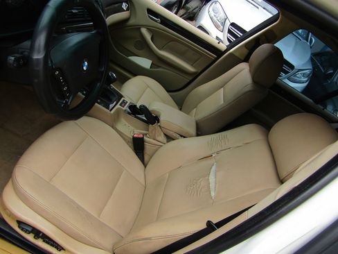 Used 2001 BMW 325i Sedan RWD image 8